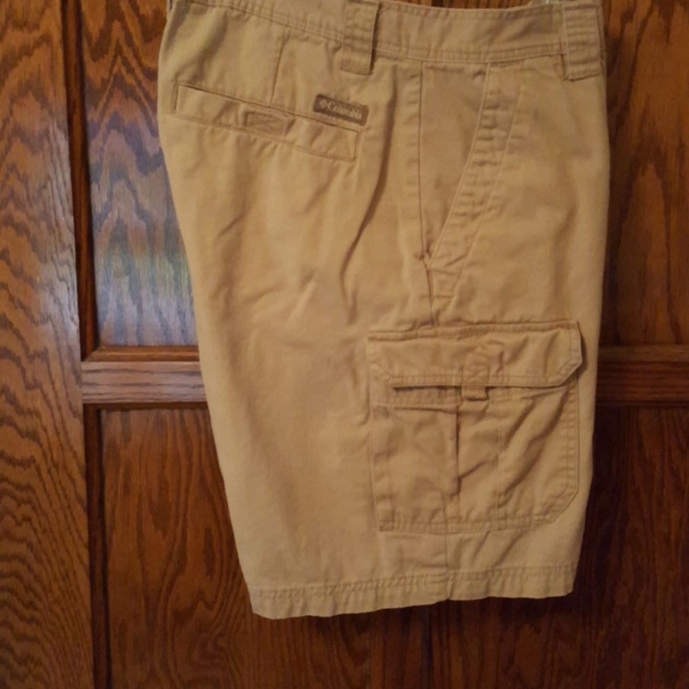 Men's Columbia Cargo Shorts 34W